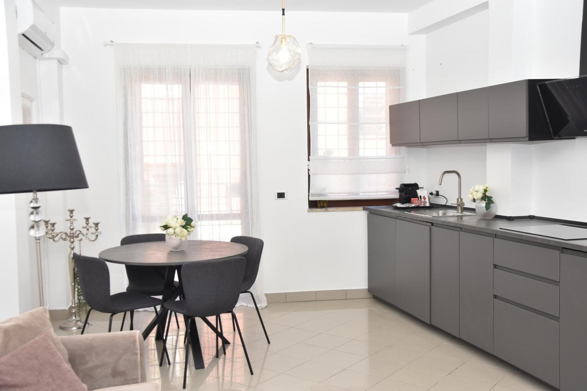 Diasof Apartment *